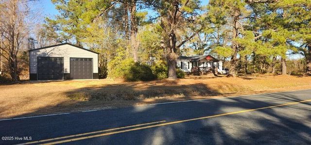 688 Georgia Pacific Road, Whiteville, NC 28472