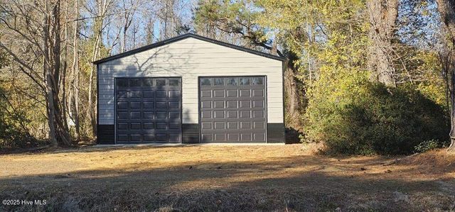 688 Georgia Pacific Road, Whiteville, NC 28472