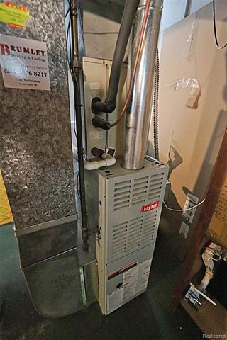 412 Cambridge Avenue, South Lyon, MI 48178