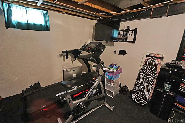 412 Cambridge Avenue, South Lyon, MI 48178