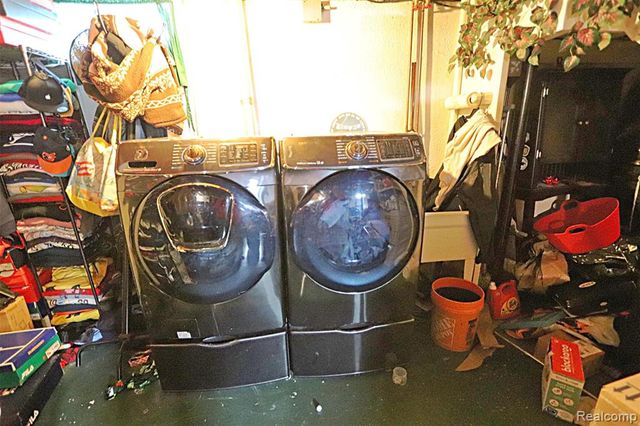 412 Cambridge Avenue, South Lyon, MI 48178