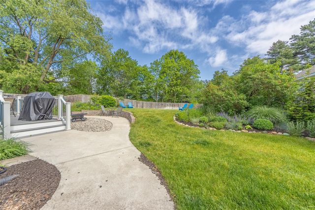 212 W Randolph Street, Douglas, MI 49406