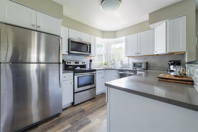 212 W Randolph Street, Douglas, MI 49406