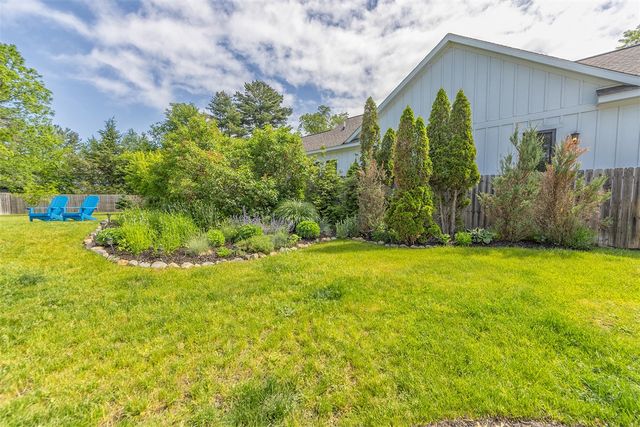212 W Randolph Street, Douglas, MI 49406