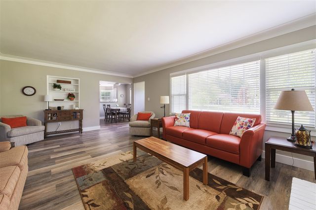 212 W Randolph Street, Douglas, MI 49406