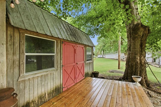 6222 Cayce Lane, Columbia, TN 38401