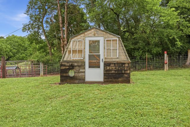 6222 Cayce Lane, Columbia, TN 38401