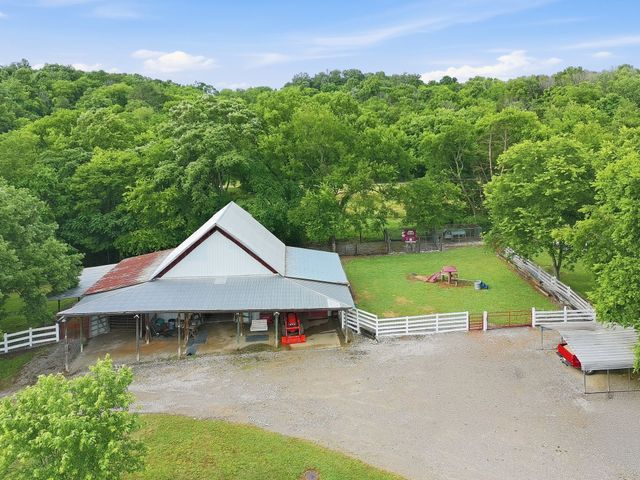 6222 Cayce Lane, Columbia, TN 38401
