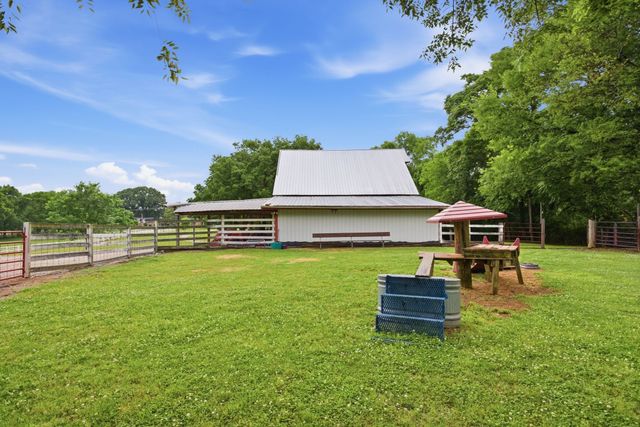 6222 Cayce Lane, Columbia, TN 38401