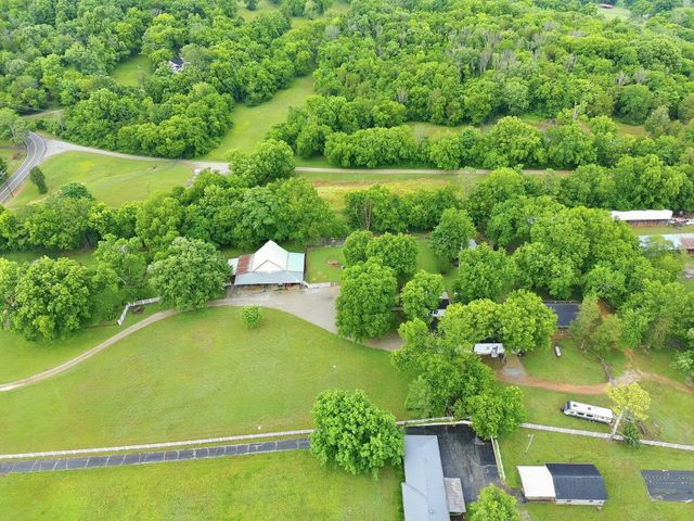 6222 Cayce Lane, Columbia, TN 38401