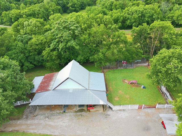 6222 Cayce Lane, Columbia, TN 38401