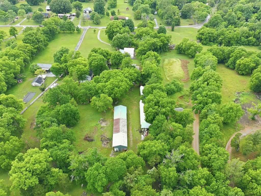 6222 Cayce Lane, Columbia, TN 38401