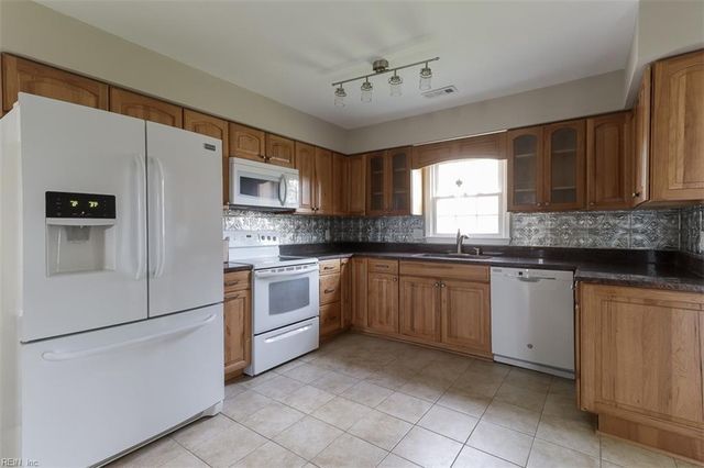 860 Carew RD, Virginia Beach, VA 23462