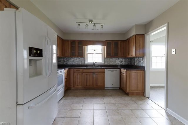 860 Carew RD, Virginia Beach, VA 23462