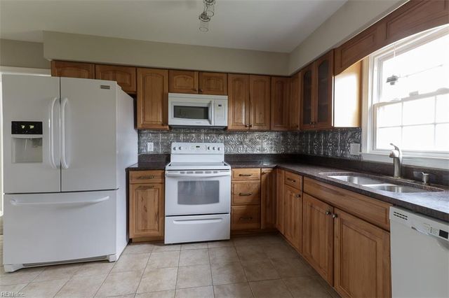 860 Carew RD, Virginia Beach, VA 23462