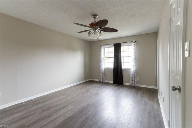 860 Carew RD, Virginia Beach, VA 23462