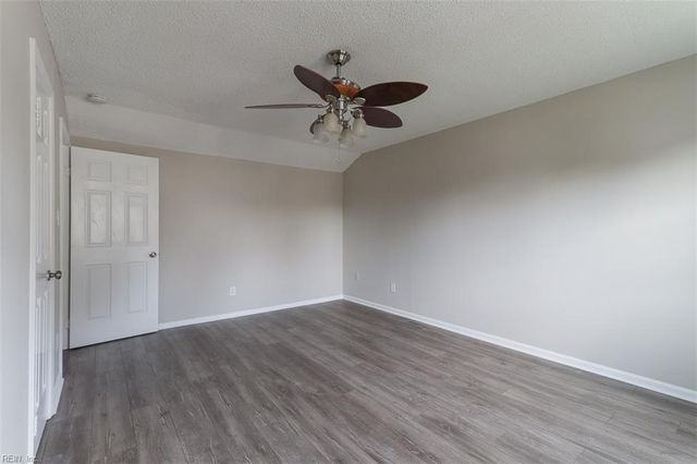 860 Carew RD, Virginia Beach, VA 23462