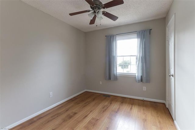 860 Carew RD, Virginia Beach, VA 23462