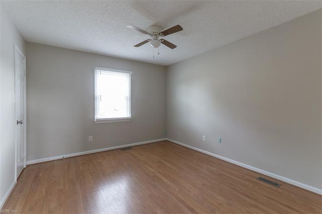 860 Carew RD, Virginia Beach, VA 23462