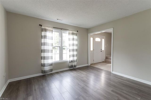 860 Carew RD, Virginia Beach, VA 23462