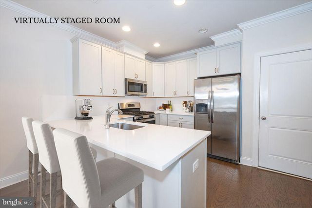 220 CHARLES ELLIS DR, Newtown Square, PA 19073