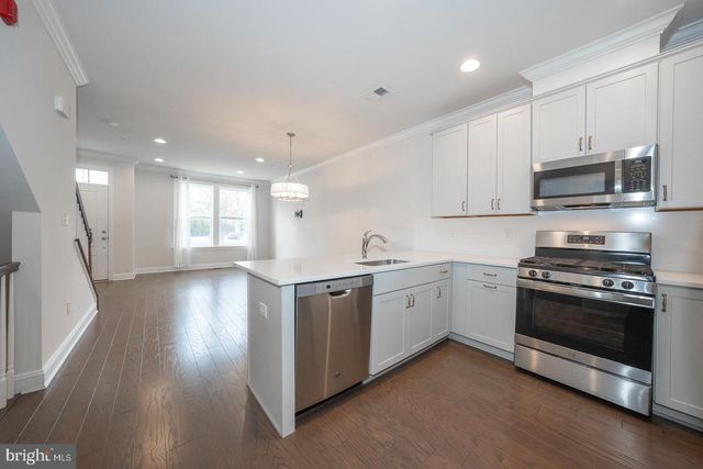 220 CHARLES ELLIS DR, Newtown Square, PA 19073