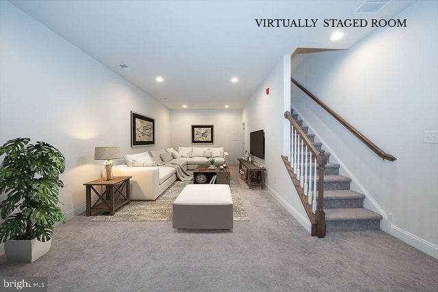 220 CHARLES ELLIS DR, Newtown Square, PA 19073