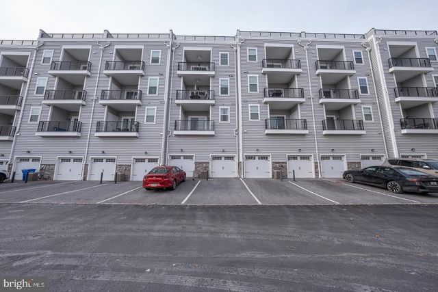 220 CHARLES ELLIS DR, Newtown Square, PA 19073