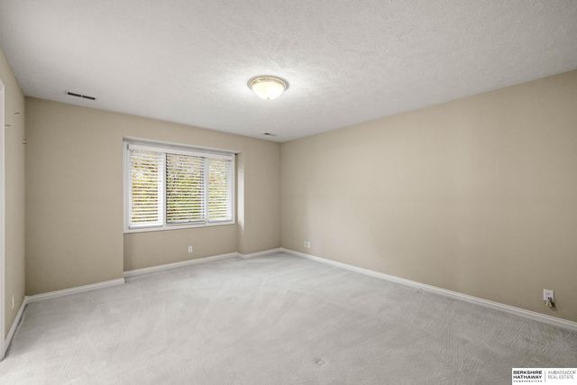 1319 S 184th Circle, Omaha, NE 68130