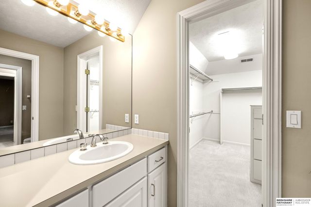 1319 S 184th Circle, Omaha, NE 68130