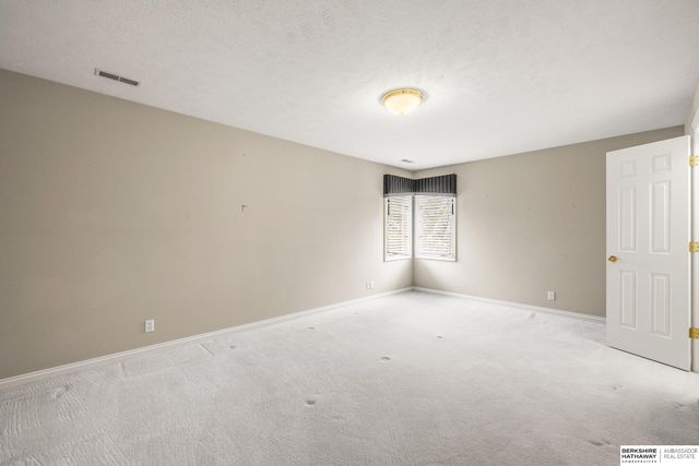 1319 S 184th Circle, Omaha, NE 68130