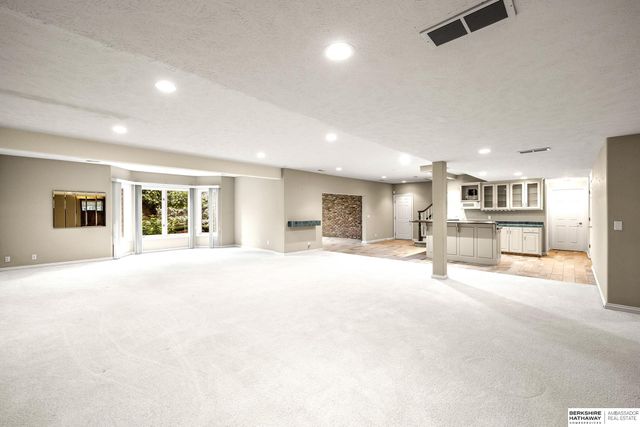 1319 S 184th Circle, Omaha, NE 68130