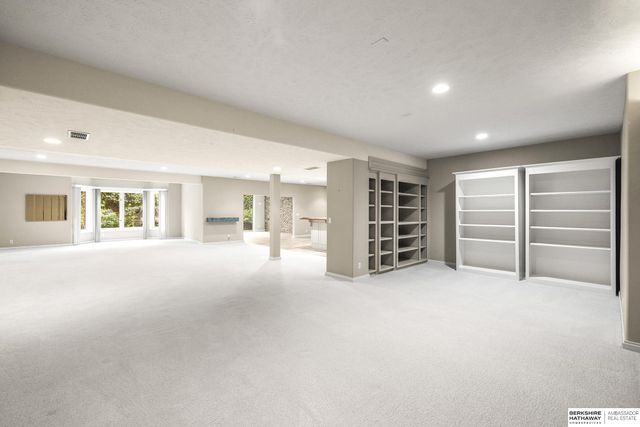 1319 S 184th Circle, Omaha, NE 68130