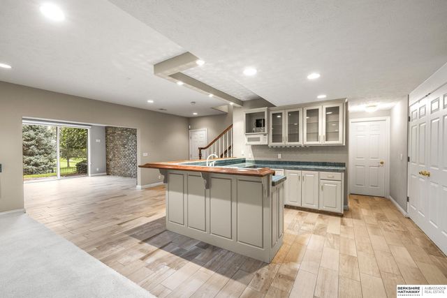 1319 S 184th Circle, Omaha, NE 68130