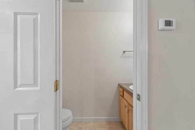 32 Overlook Circle, Hudson, NH 03051