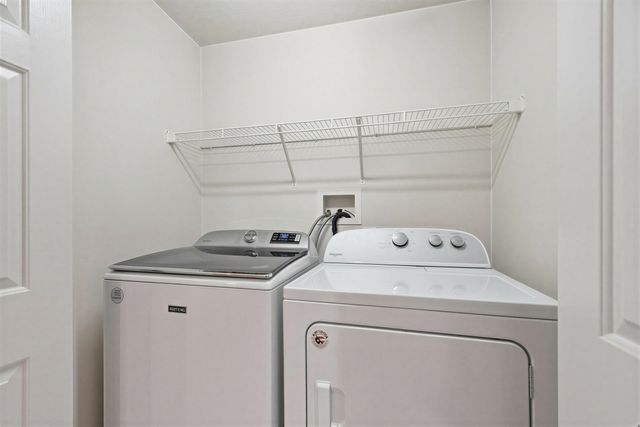 32 Overlook Circle, Hudson, NH 03051
