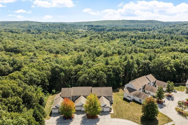 32 Overlook Circle, Hudson, NH 03051