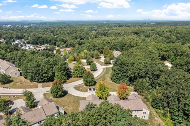 32 Overlook Circle, Hudson, NH 03051