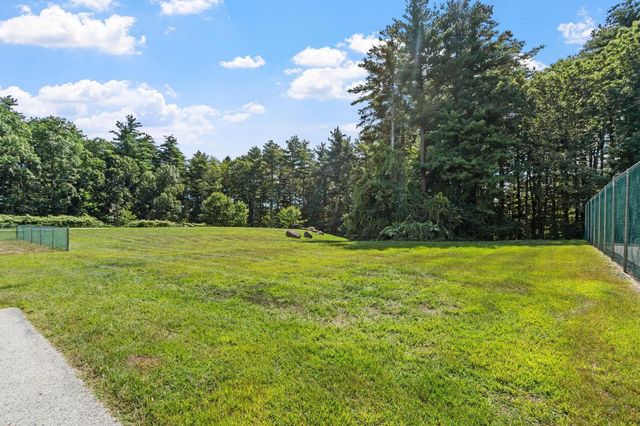 32 Overlook Circle, Hudson, NH 03051