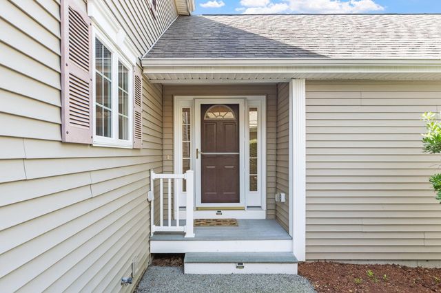 32 Overlook Circle, Hudson, NH 03051