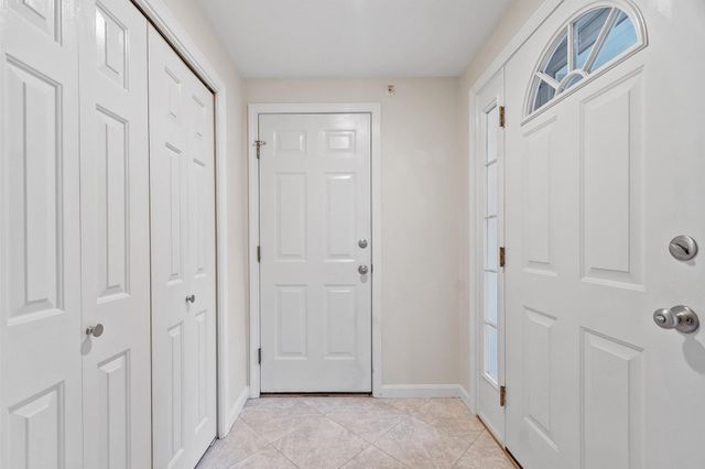 32 Overlook Circle, Hudson, NH 03051