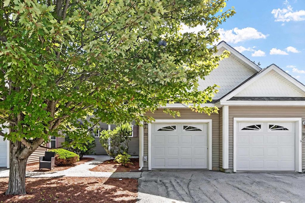 32 Overlook Circle, Hudson, NH 03051