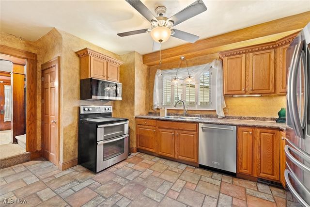 1367 Girard Street, Akron, OH 44301