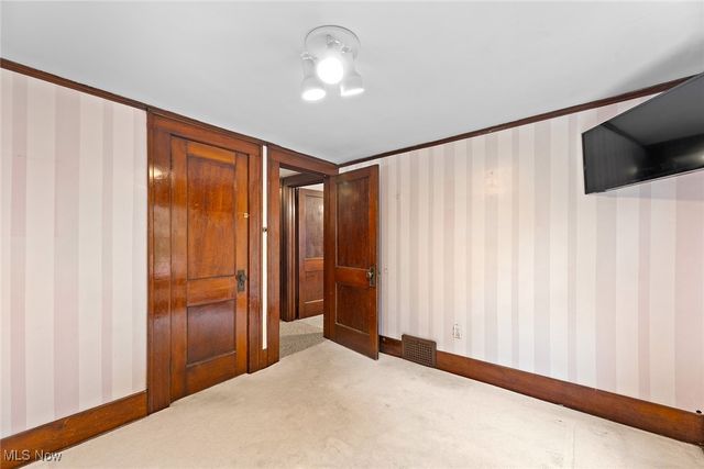 1367 Girard Street, Akron, OH 44301