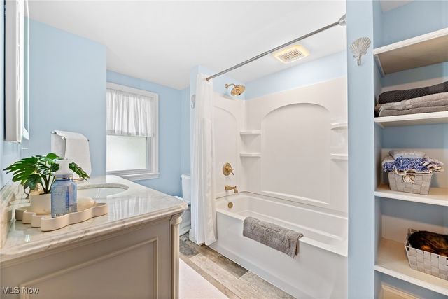 1367 Girard Street, Akron, OH 44301