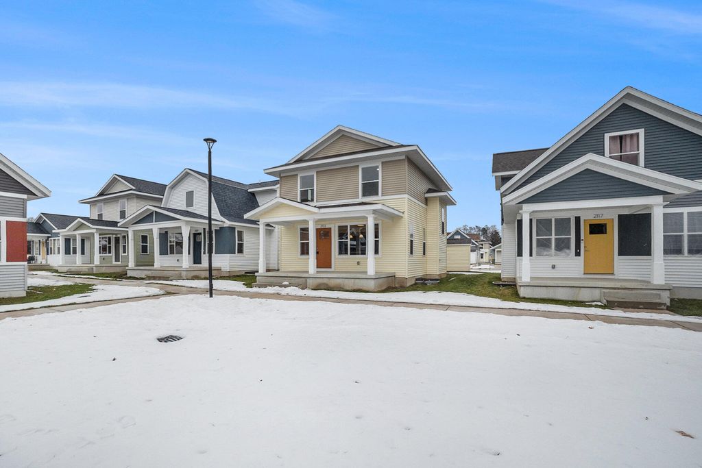 2098 Linden Avenue SE, Grand Rapids, MI 49507