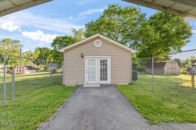 110 Neal Drive, Bristol, TN 37620