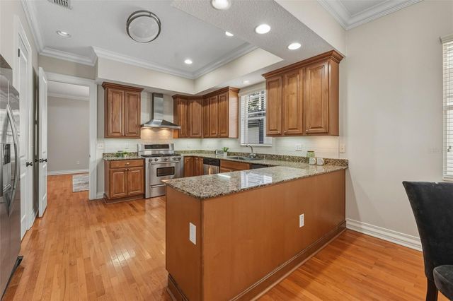 2722 N MYRTLE AVENUE, Tampa, FL 33602