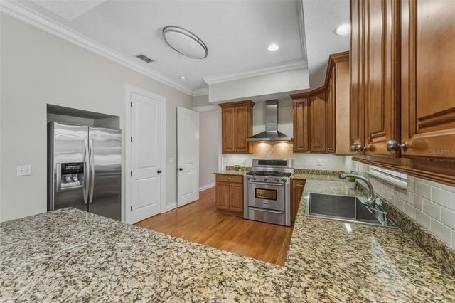 2722 N MYRTLE AVENUE, Tampa, FL 33602