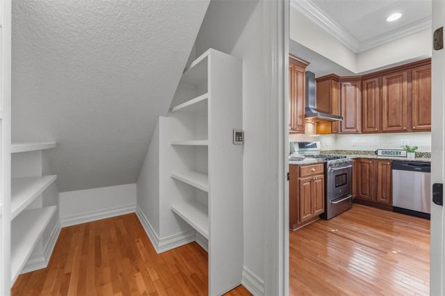 2722 N MYRTLE AVENUE, Tampa, FL 33602